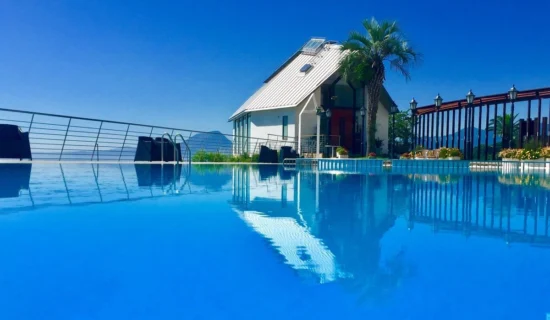 プールイメージ｜グランドメルキュール別府湾リゾート＆スパ