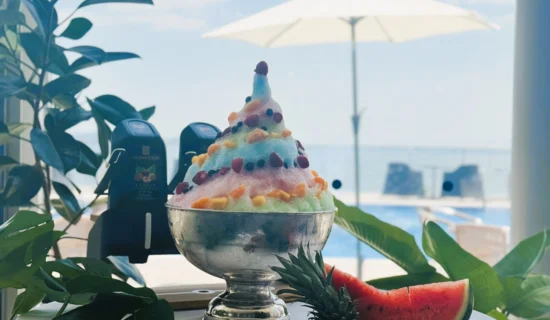 カラフル巨大レインボーかき氷体験