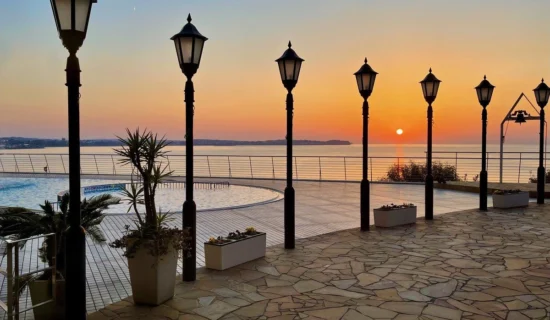 プールイメージ｜グランドメルキュール別府湾リゾート＆スパ